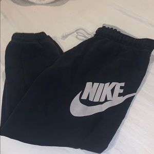 Nike cropped sweatpants, size S